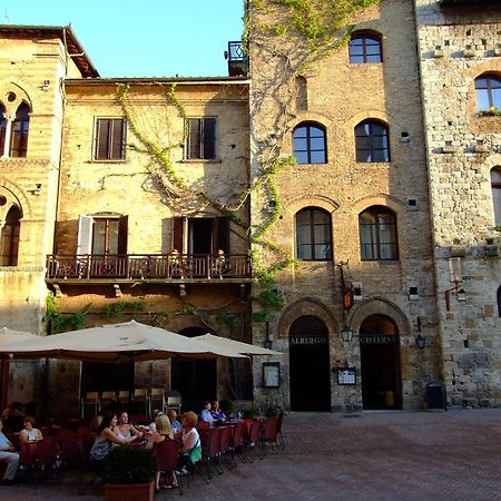 Hotel La Cisterna San Gimignano Luaran gambar