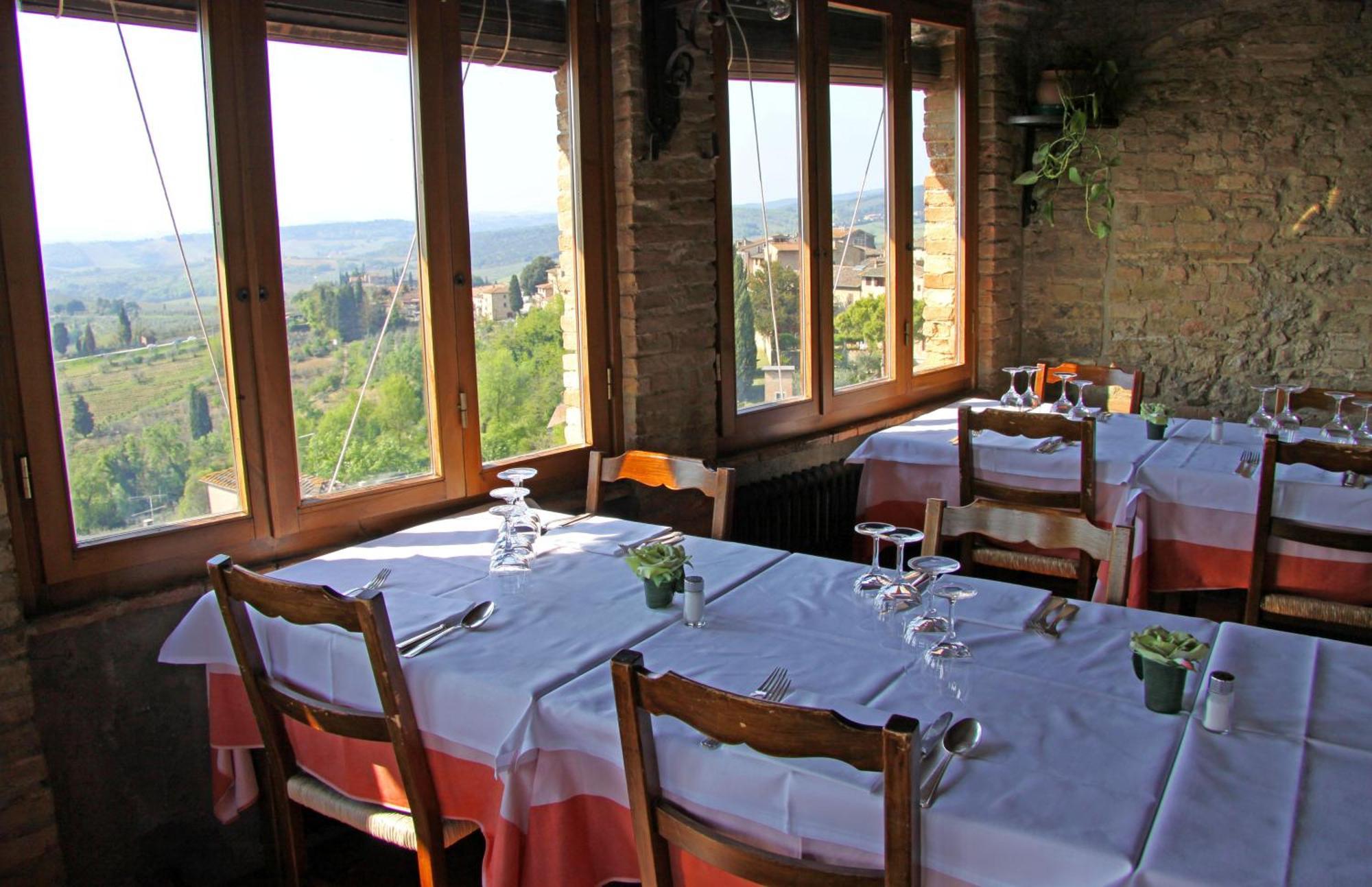 Hotel La Cisterna San Gimignano Luaran gambar