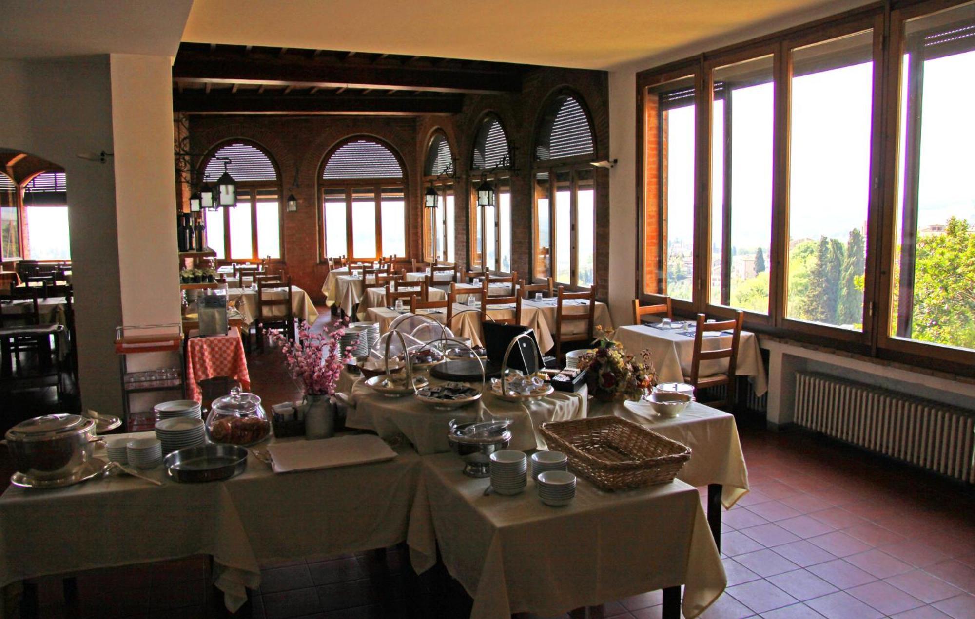 Hotel La Cisterna San Gimignano Luaran gambar