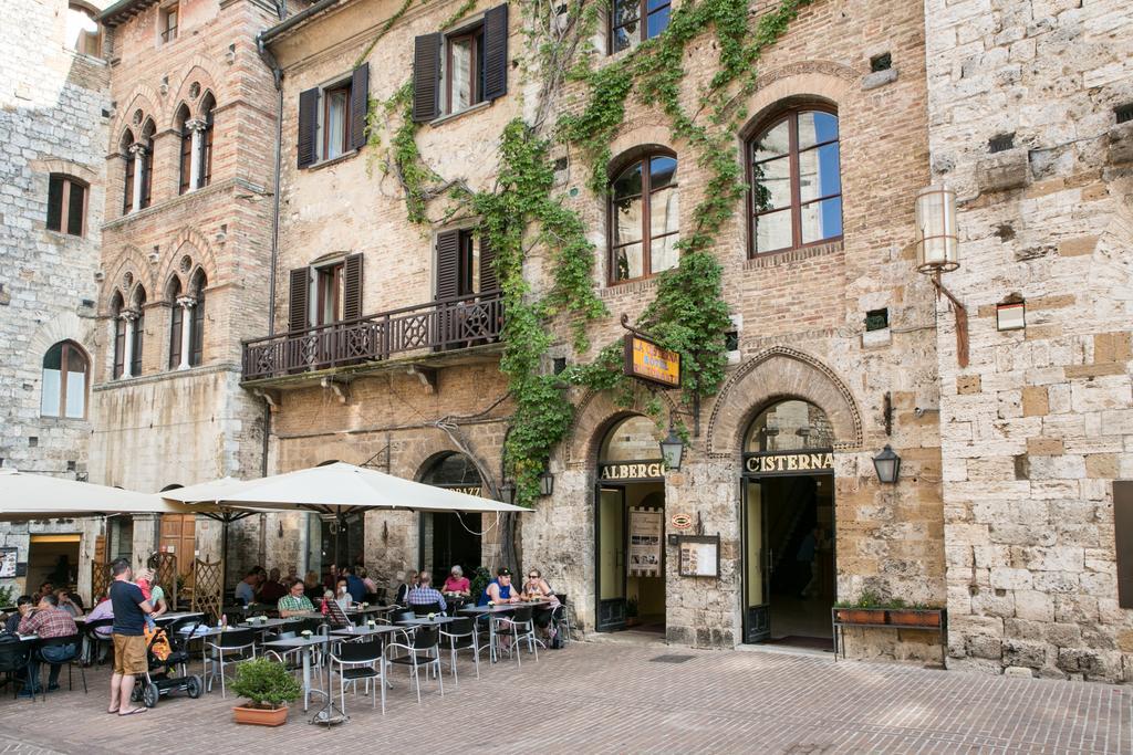 Hotel La Cisterna San Gimignano Luaran gambar