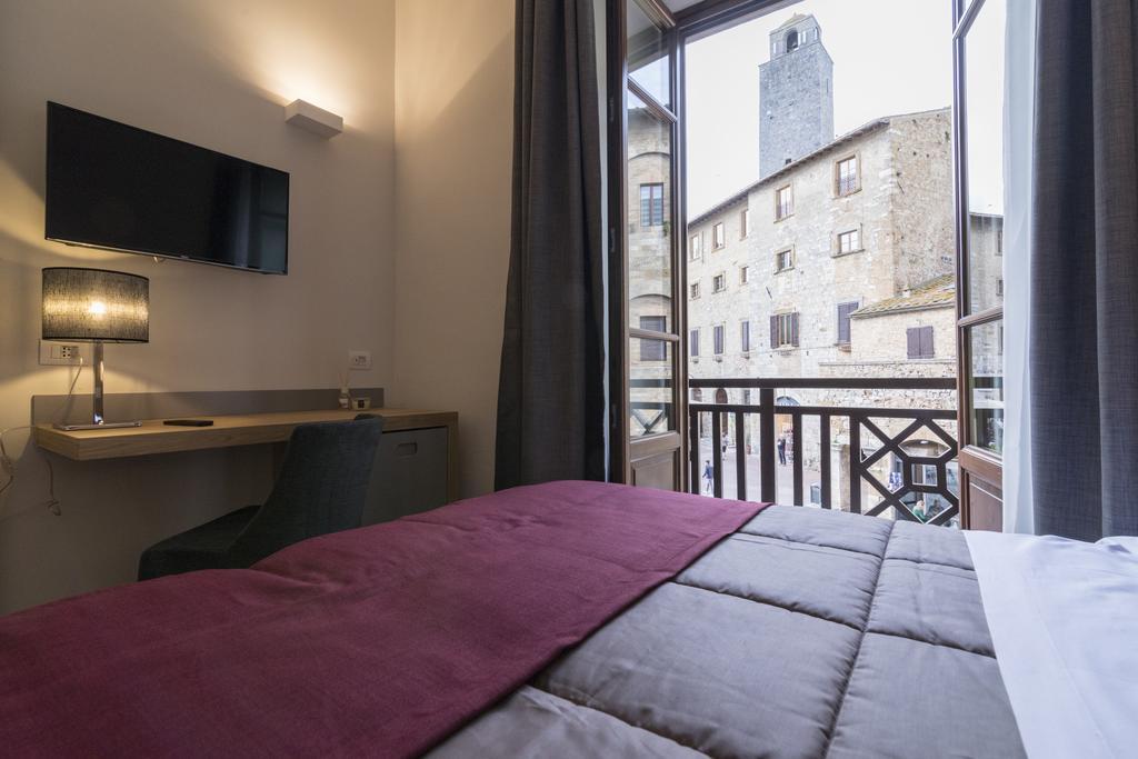Hotel La Cisterna San Gimignano Luaran gambar