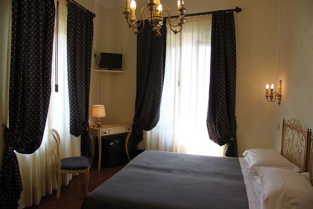 Hotel La Cisterna San Gimignano Luaran gambar