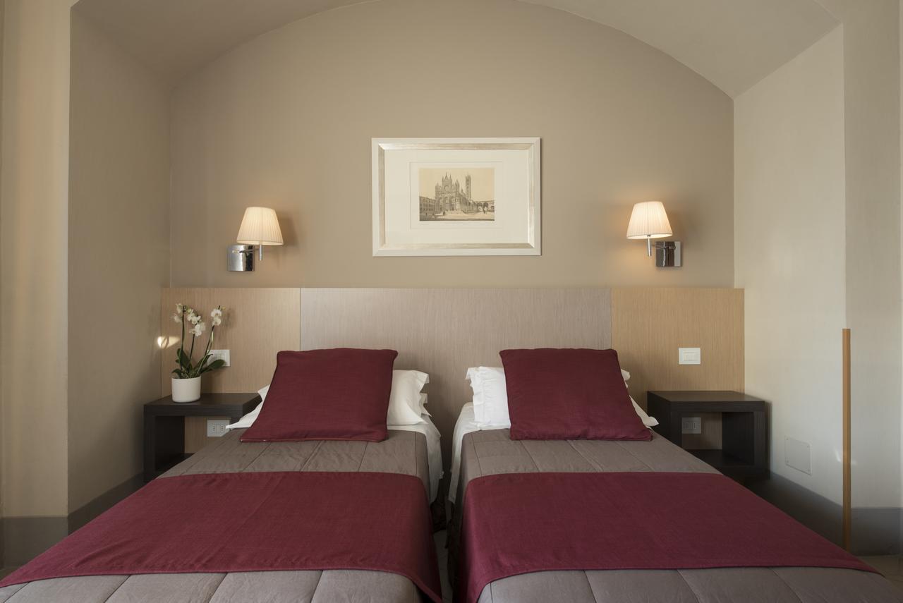 Hotel La Cisterna San Gimignano Luaran gambar
