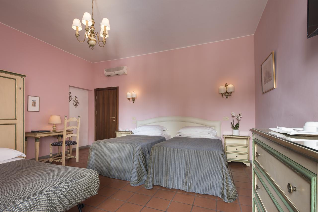 Hotel La Cisterna San Gimignano Luaran gambar