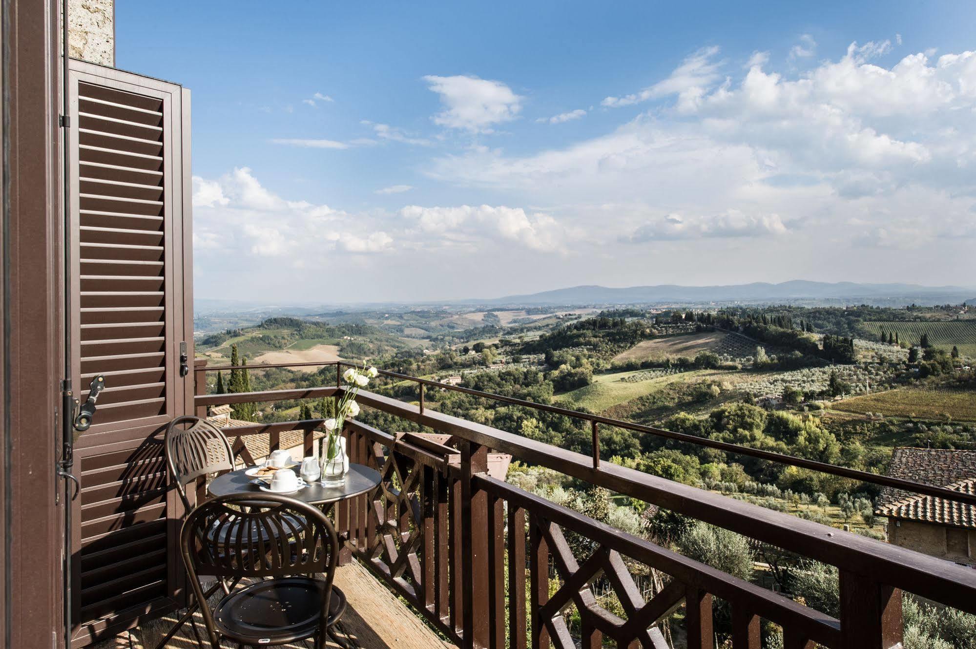 Hotel La Cisterna San Gimignano Luaran gambar