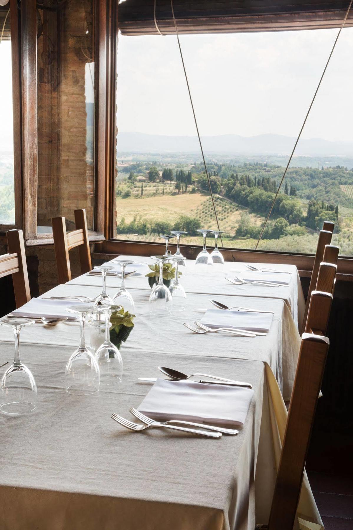 Hotel La Cisterna San Gimignano Luaran gambar