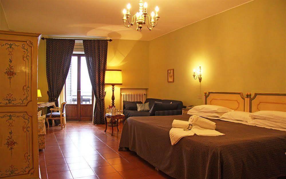 Hotel La Cisterna San Gimignano Luaran gambar